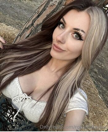 Rolyatistaylor  page leaked private photo uncensored HD quality