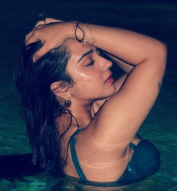 Roshni walia leaked private photo uncensored HD quality