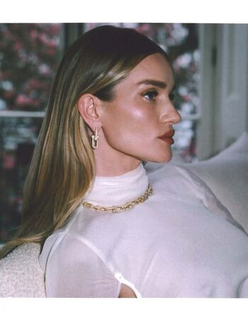 Rosie huntington whiteley  page leaked private photo uncensored HD quality