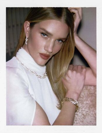 Rosie huntington whiteley  page leaked private photo uncensored HD quality