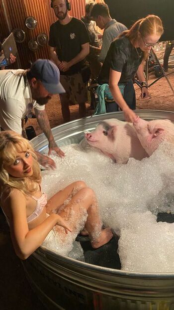 Sabrina carpenter  page leaked private photo uncensored HD quality