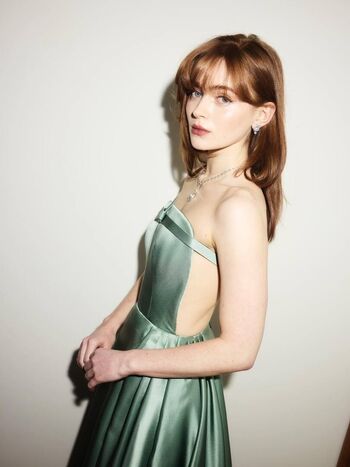 Sadie sink page leaked private photo uncensored HD quality