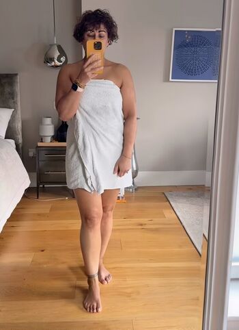 Saira khan page leaked private photo uncensored HD quality