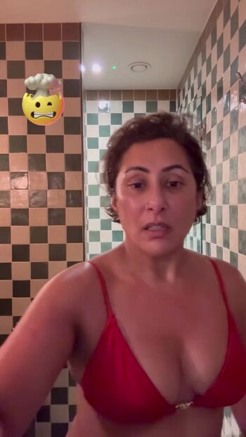 Saira khan page leaked private photo uncensored HD quality