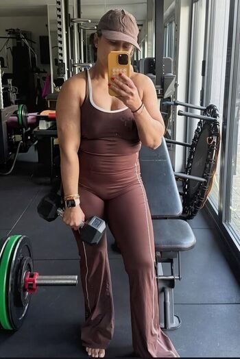 Saira khan page leaked private photo uncensored HD quality