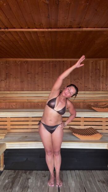 Saira khan leaked private photo uncensored HD quality