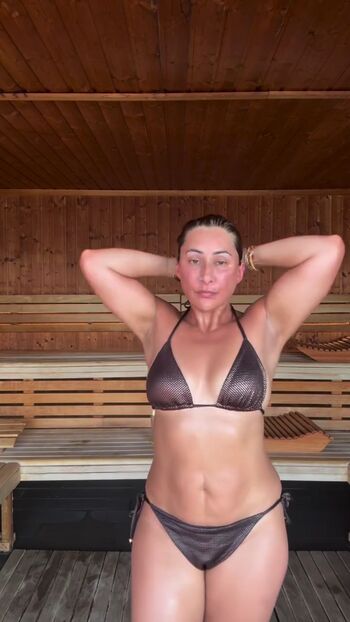 Saira khan leaked private photo uncensored HD quality