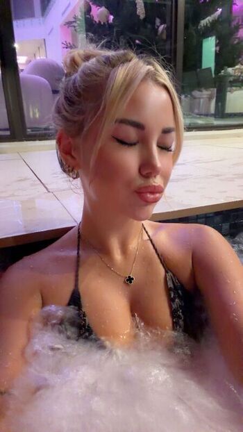 Samantra official  page leaked private photo uncensored HD quality