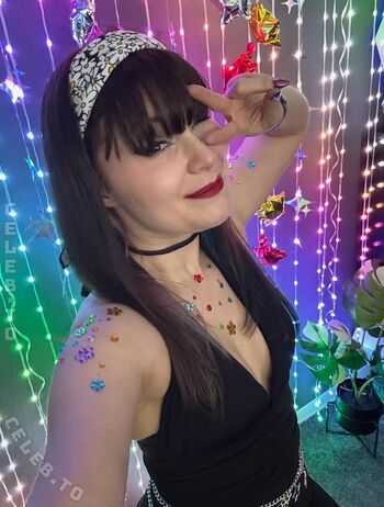 Sarahstrange leaked private photo uncensored HD quality