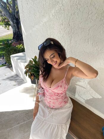 Saraxoxo leaked private photo uncensored HD quality