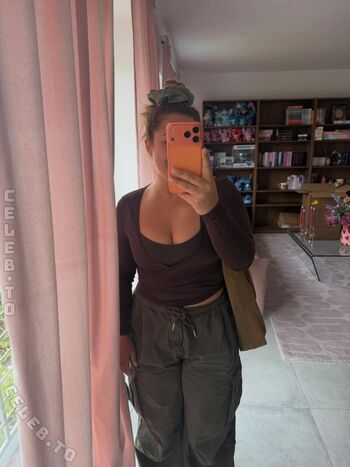 Selfiesandra leaked private photo uncensored HD quality
