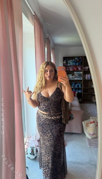 Selfiesandra leaked private photo uncensored HD quality