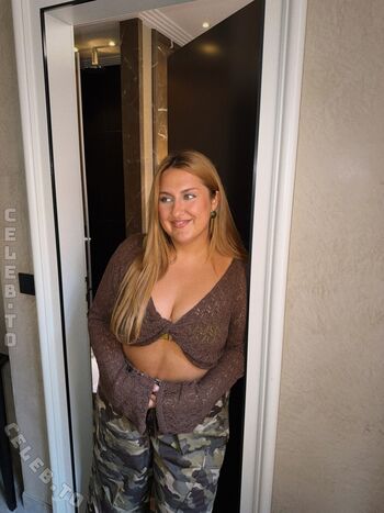 Selfiesandra leaked private photo uncensored HD quality