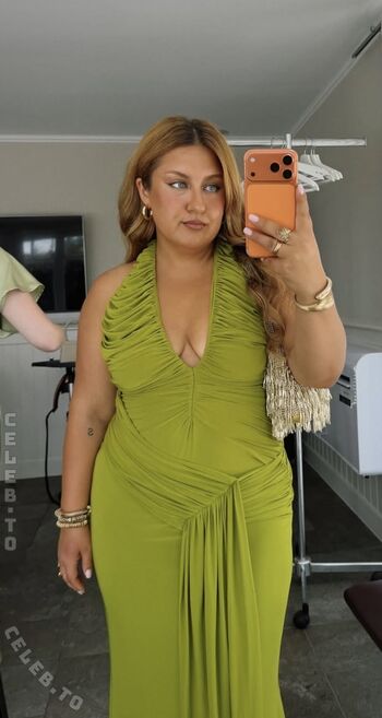 Selfiesandra leaked private photo uncensored HD quality