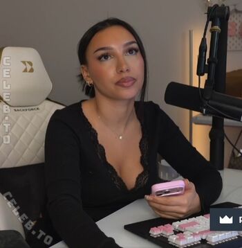 Shakiravv page leaked private photo uncensored HD quality