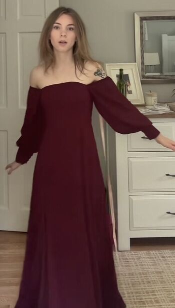 Sheteachesart leaked private photo uncensored HD quality