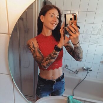 Show your girlfriend leaked private photo uncensored HD quality