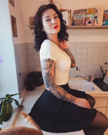 Show your girlfriend leaked private photo uncensored HD quality