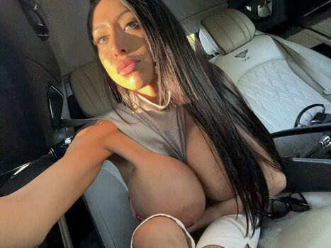 Soniaalxis leaked private photo uncensored HD quality