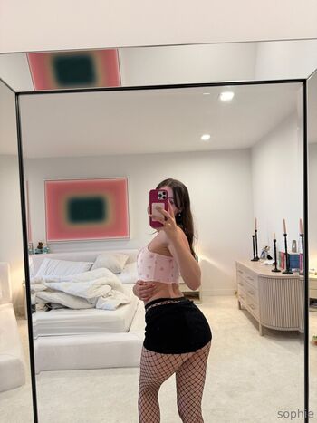 Sophie mudd  page leaked private photo uncensored HD quality