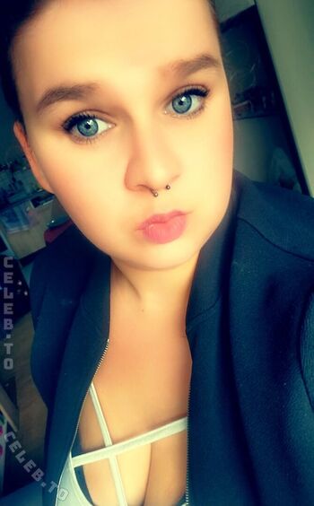 Sophieschmande leaked private photo uncensored HD quality