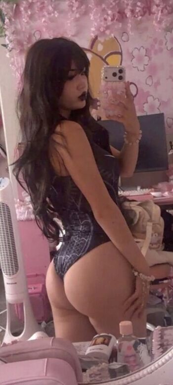 Strawbarizz page leaked private photo uncensored HD quality