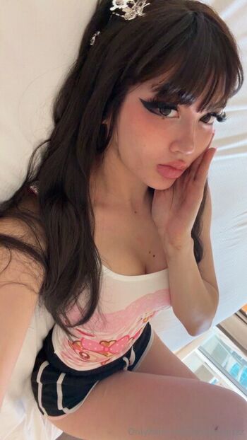 Strawbarizz leaked private photo uncensored HD quality