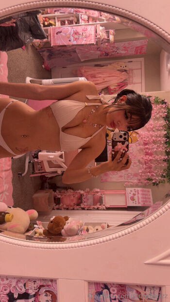 Strawbarizz leaked private photo uncensored HD quality