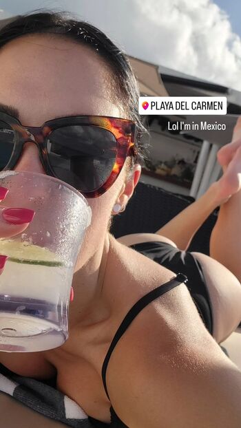 Successful women leaked private photo uncensored HD quality