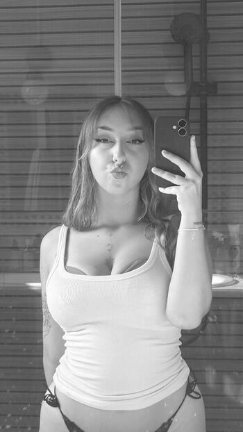 Sznchqt page leaked private photo uncensored HD quality