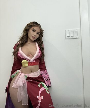 Tayler hills leaked private photo uncensored HD quality