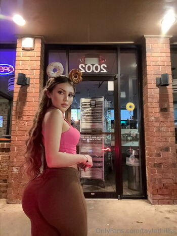 Tayler hills page leaked private photo uncensored HD quality