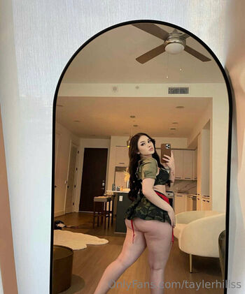 Tayler hills page leaked private photo uncensored HD quality