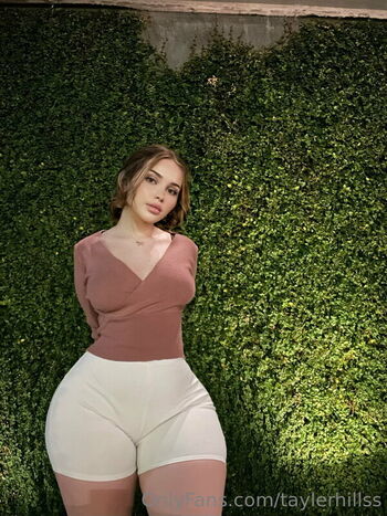 Tayler hills page leaked private photo uncensored HD quality