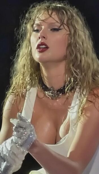 Taylor swift  page leaked private photo uncensored HD quality