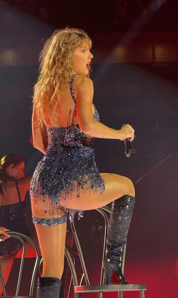 Taylor swift  page leaked private photo uncensored HD quality