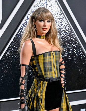Taylor swift  page leaked private photo uncensored HD quality