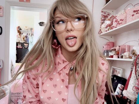 Taylor swift  page leaked private photo uncensored HD quality