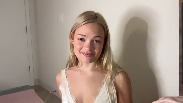 Tiffanyyoungofficial  page leaked private photo uncensored HD quality