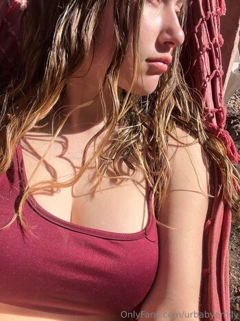 Urbabyemily leaked private photo uncensored HD quality