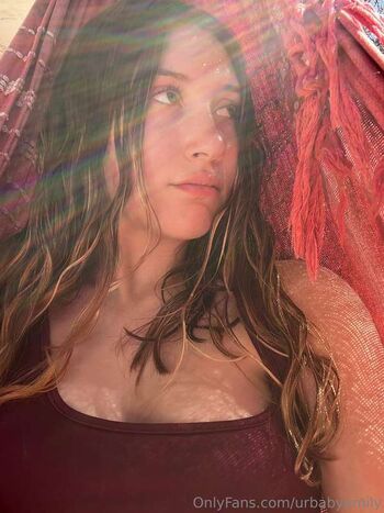 Urbabyemily leaked private photo uncensored HD quality