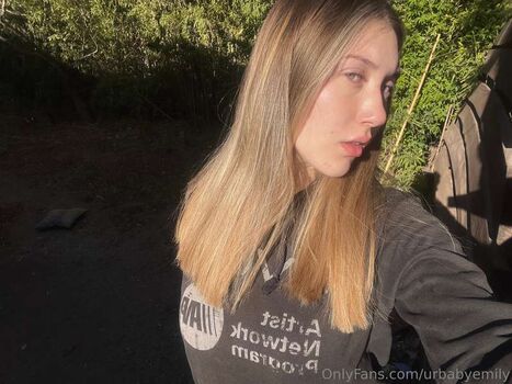 Urbabyemily leaked private photo uncensored HD quality