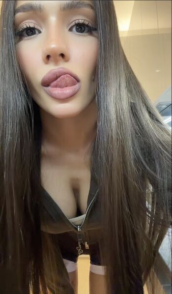 Valya karnaval page leaked private photo uncensored HD quality