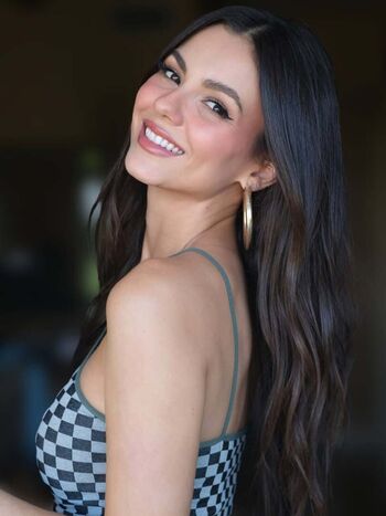 Victoria justice leaked private photo uncensored HD quality