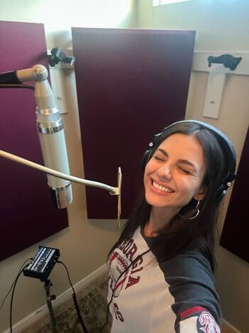Victoria justice  page leaked private photo uncensored HD quality