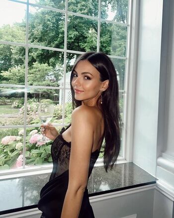 Victoria justice  page leaked private photo uncensored HD quality
