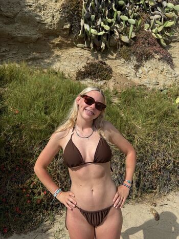 Wisewordsfromneve leaked private photo uncensored HD quality