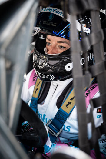 Women motorsports leaked private photo uncensored HD quality