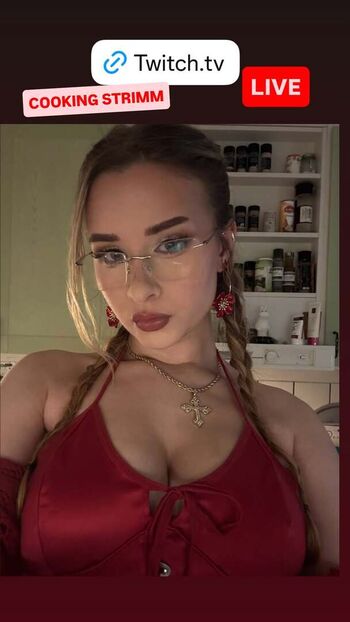 Yaboielina leaked private photo uncensored HD quality