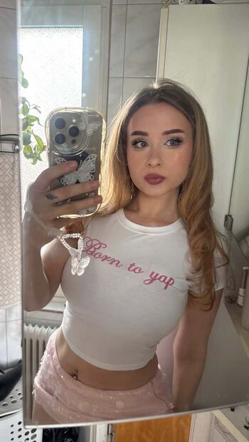 Yaboielina leaked private photo uncensored HD quality